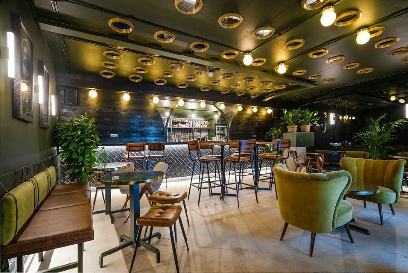 Şık Ve Konforlu Restoran Sandalyeleri Ve Masaları – Özel Üretim Cafe Restoran Bar